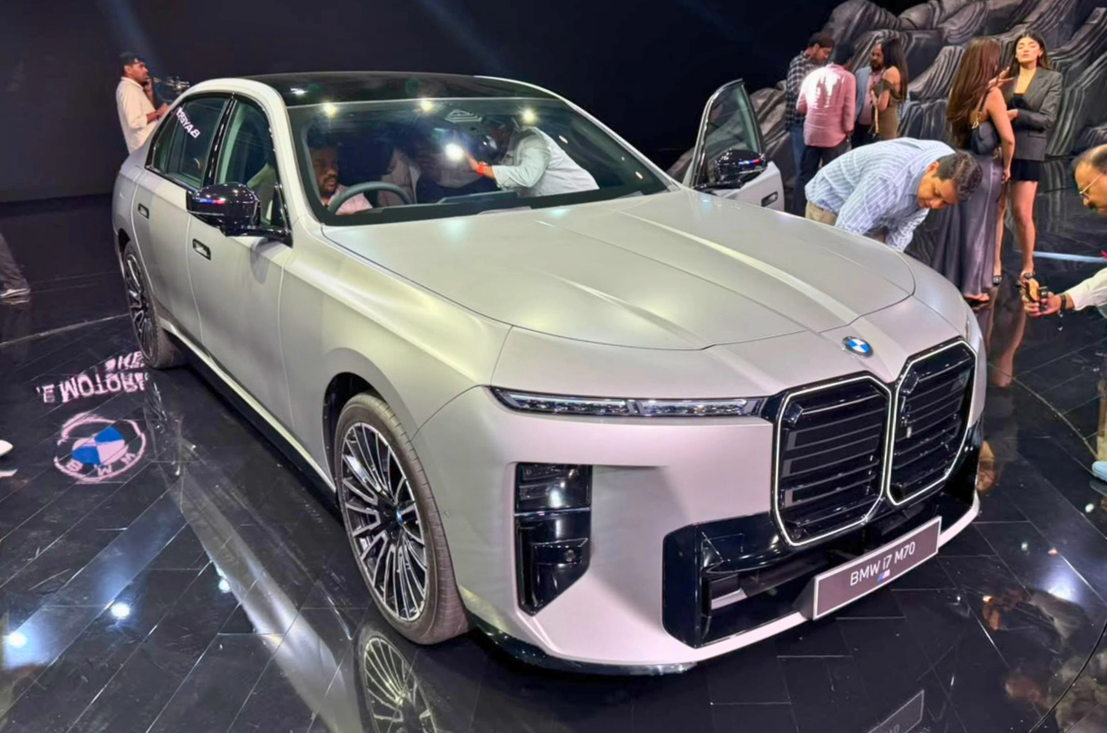 2026 BMW i7 Launched in India | Battery Packs Explained Featured Image