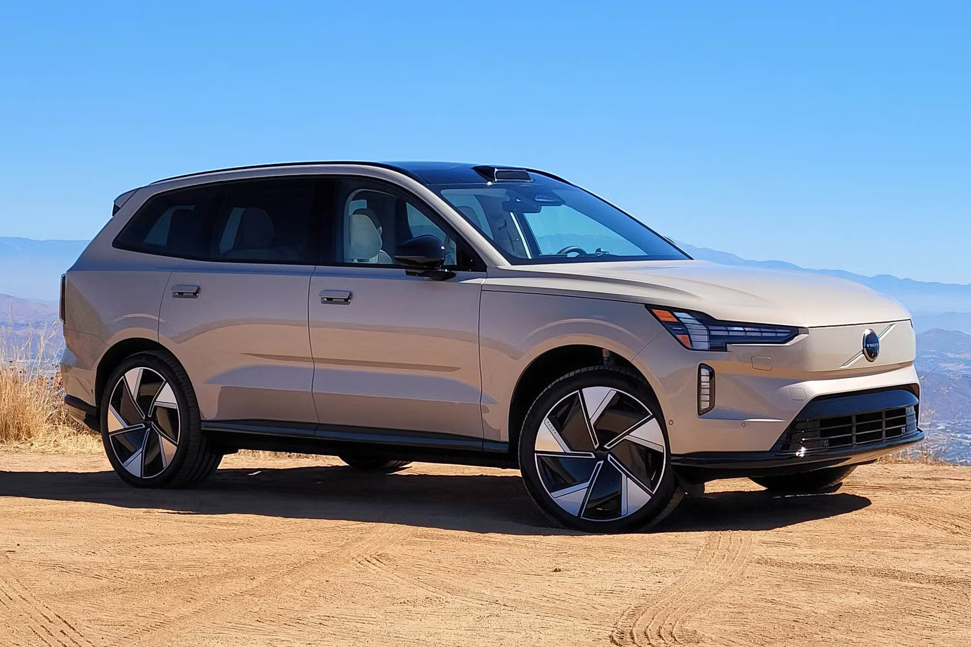 Volvo EX90 Drive Review | 627KM Range, LiDAR Safety & 800V Tech  Featured Image