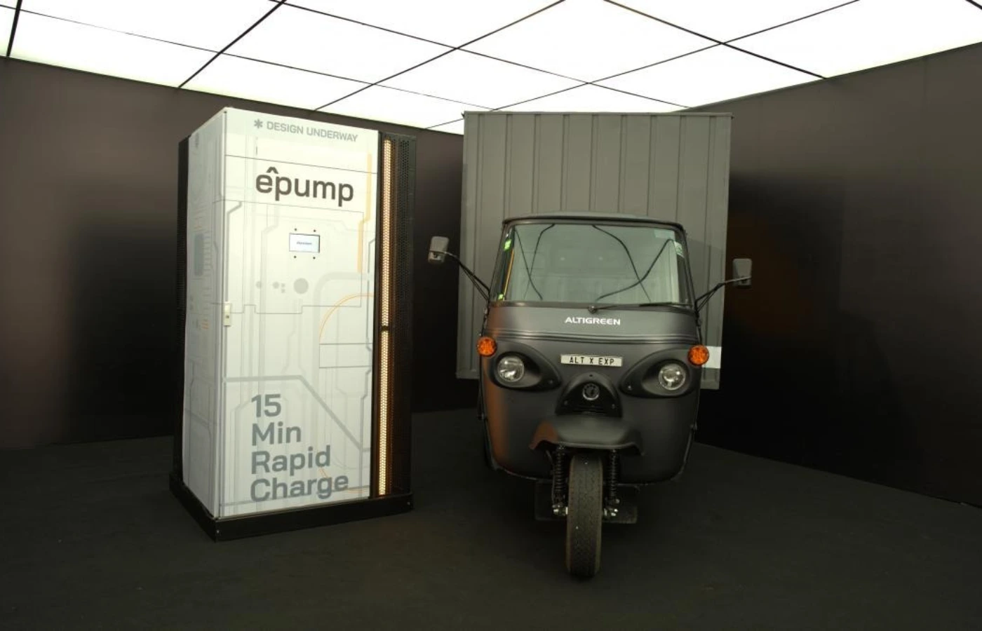 Kinetic Green and Exponent Energy unveil a 15-minute charging solution for electric three-wheelers. Featured Image