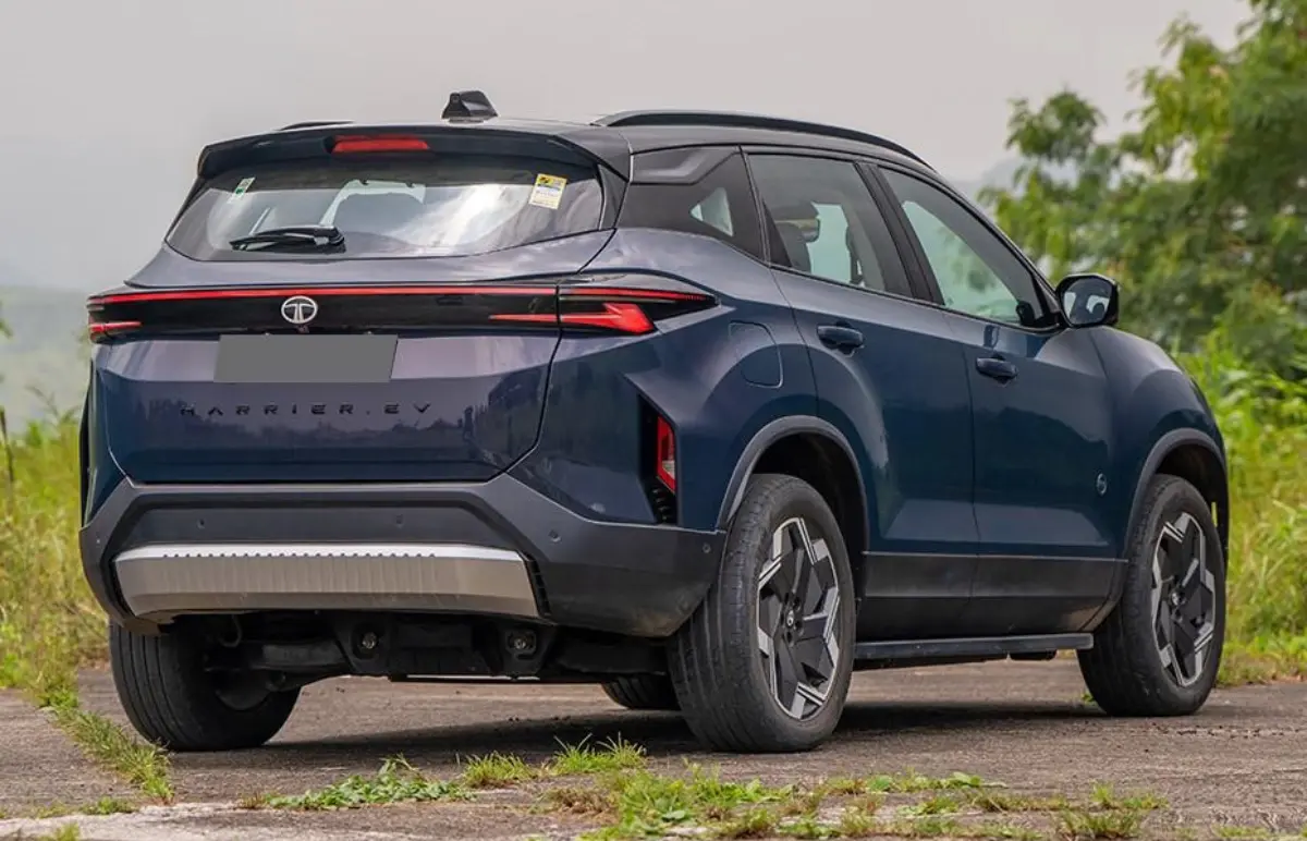 Mahindra XEV 9e vs Tata Harrier EV