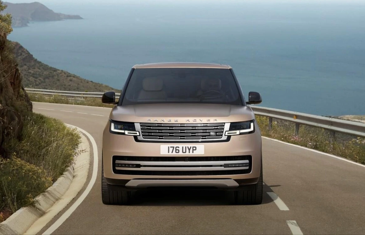 Range Rover Electric Bookings Open in India: Price, Range, Battery, Features & Launch Details Featured Image