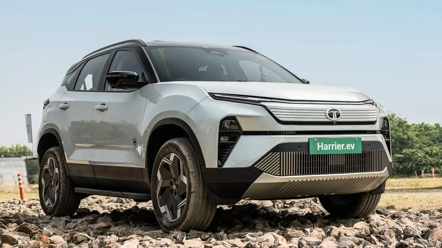 Tata EV Discounts October 2026: Curvv EV Gets Rs 3.35 Lakh, Harrier EV Rs 2.75 Lakh