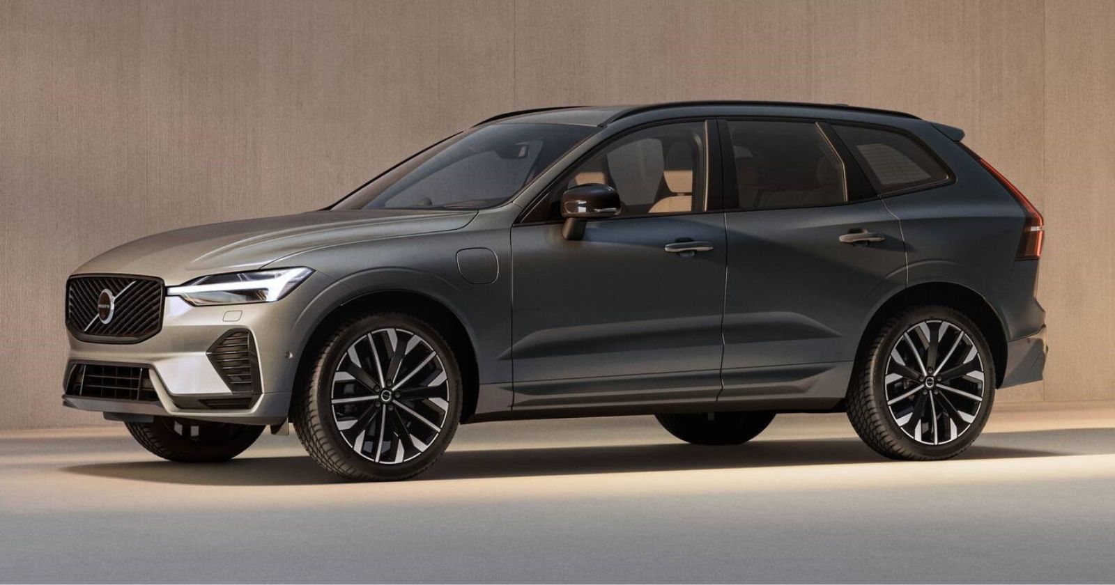 Volvo unveils refreshed XC60 and XC90 models featuring enhanced plug-in hybrid electric vehicle options Featured Image