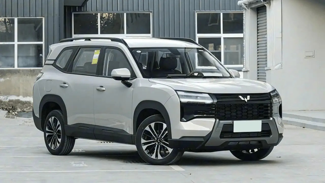 The MG Hector Hawk EV is set to debut ahead of the PHEV model. Featured Image