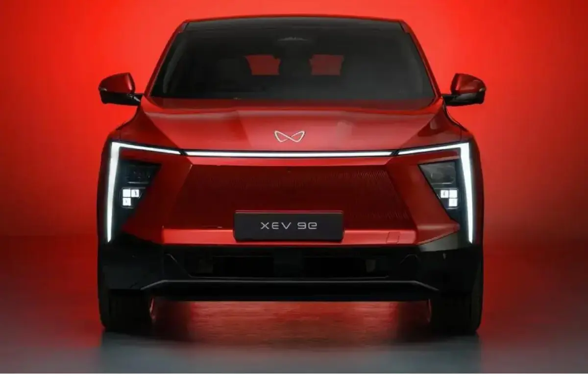 Mahindra XEV 9e vs Tata Harrier EV
