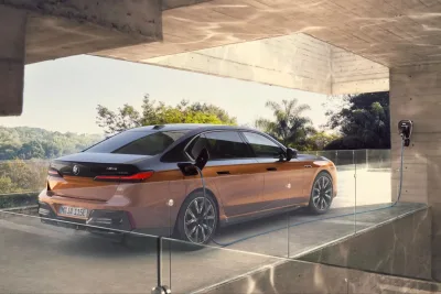 BMW i7 Variants Explained 
