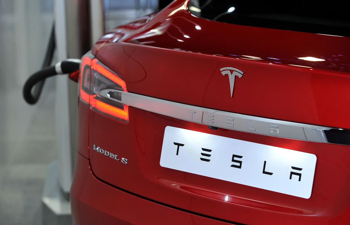 Tesla Aims for April Debut in India, Planning to Offer Electric Vehicles Priced Under Rs 22 Lakh: Report. Featured Image