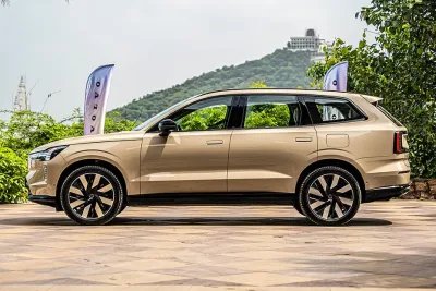 Volvo EX90 electric SUV side profile